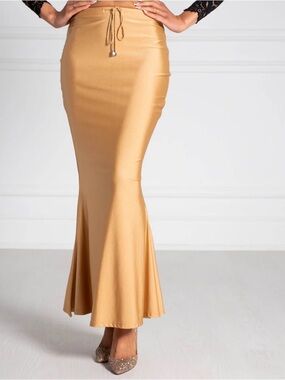 TIA BHUVA Short 36" 18k Saree Silhouette